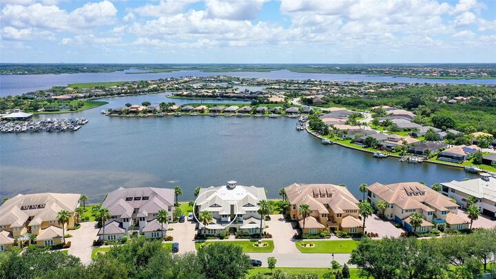 Property Photo:  1041 Riverscape Street 1041  FL 34208 