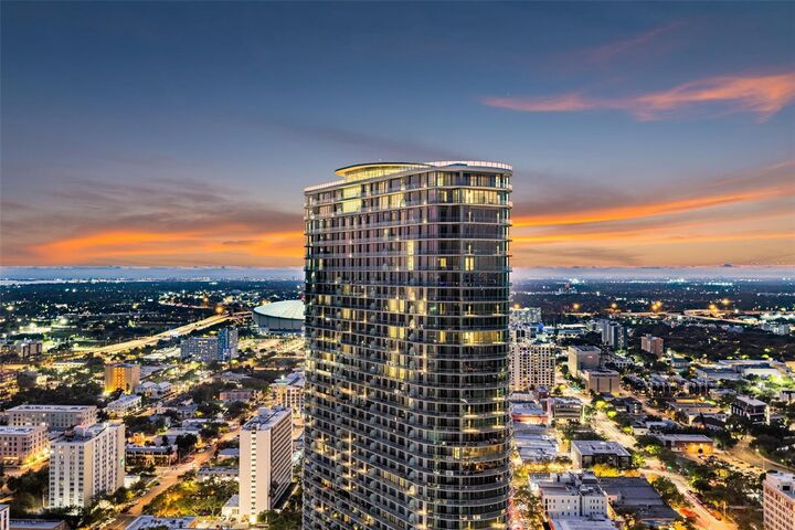 Property Photo:  400 Central Avenue 3706  FL 33701 
