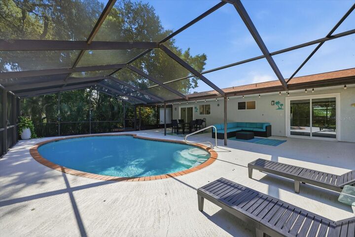 Property Photo:  4562 Baroda Avenue  FL 34287 
