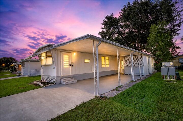 Property Photo:  38651 Windflower Avenue  FL 33542 