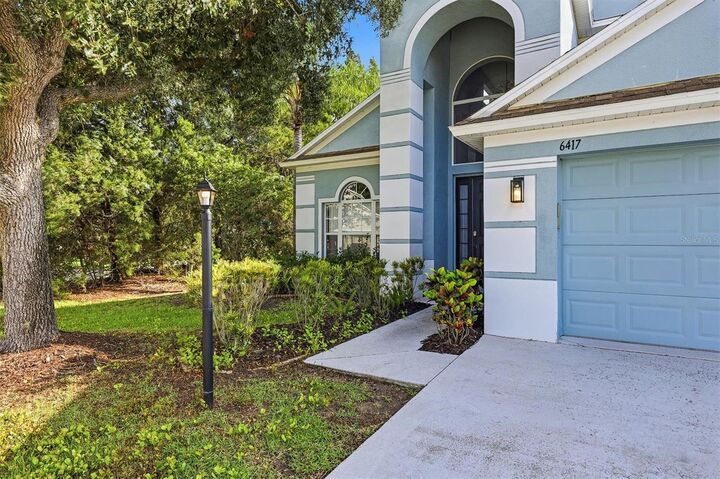 Property Photo: 6417 Blue Grosbeak Circle FL 34202