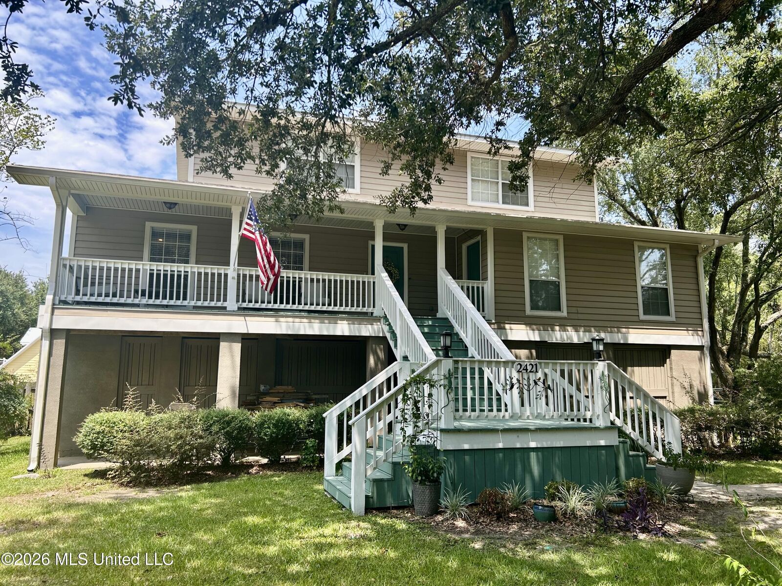 Property Photo:  2421 Washington Avenue  MS 39567 
