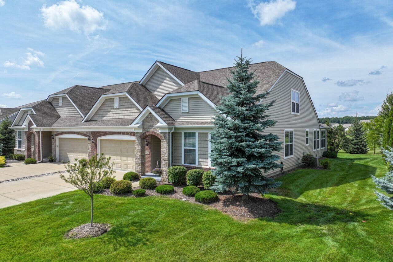 Property Photo:  6423 Prairie Dunes Drive  MI 48439 