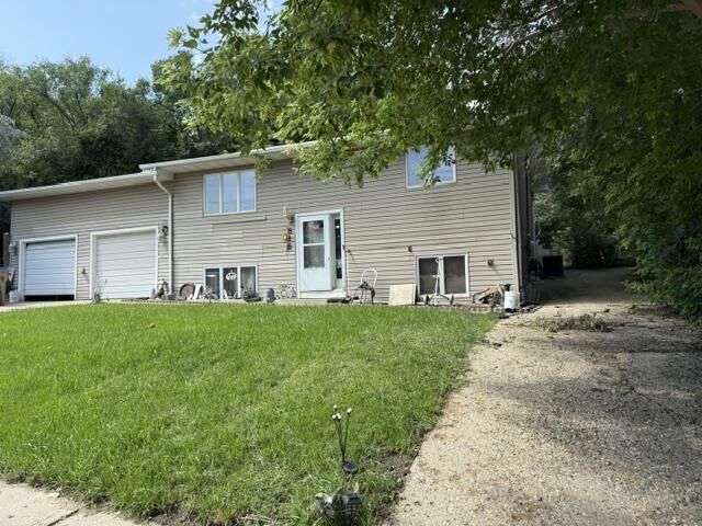 Property Photo: 816 Hiawatha St SE ND 58701