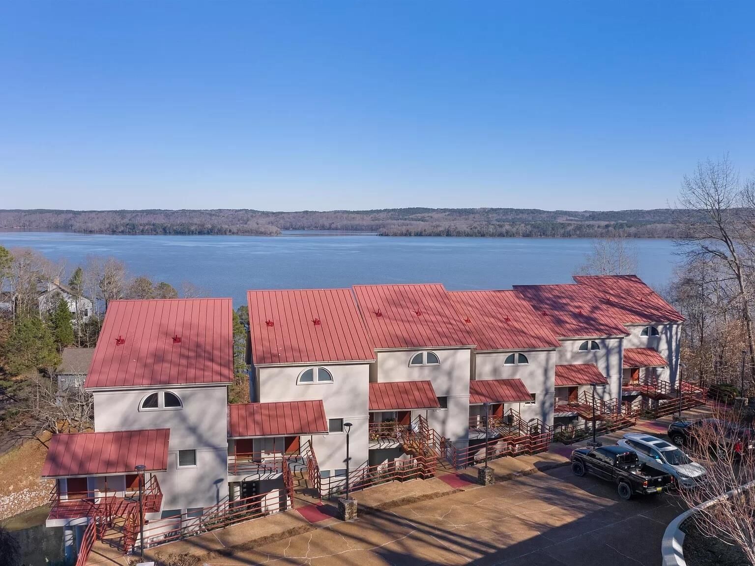Property Photo: 165 Lakeshore Ln 7,8,9,10,11,12 TN 38326