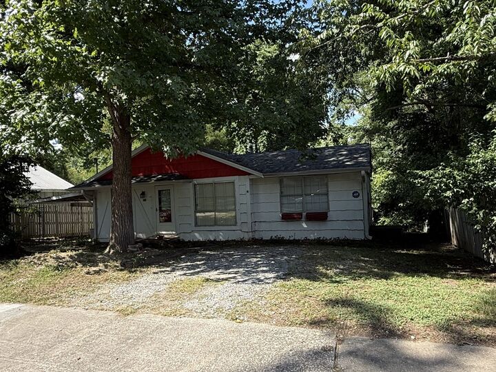 Property Photo:  626 W Rigdon Street  IL 62901 