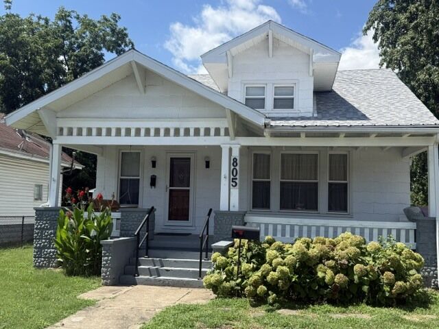 Property Photo:  805 S 14th Street  IL 62848 
