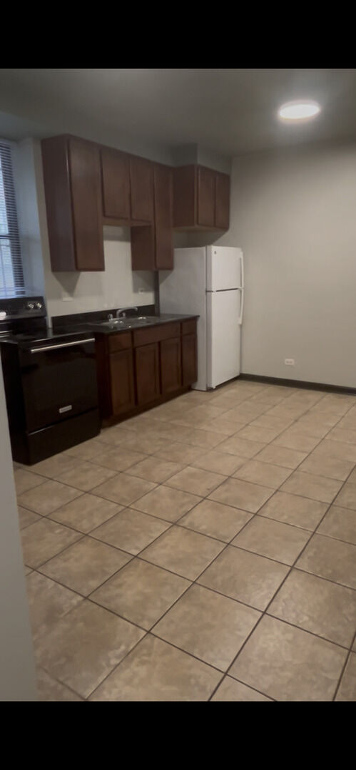 Property Photo: 7309 S East End Avenue 1E IL 60649