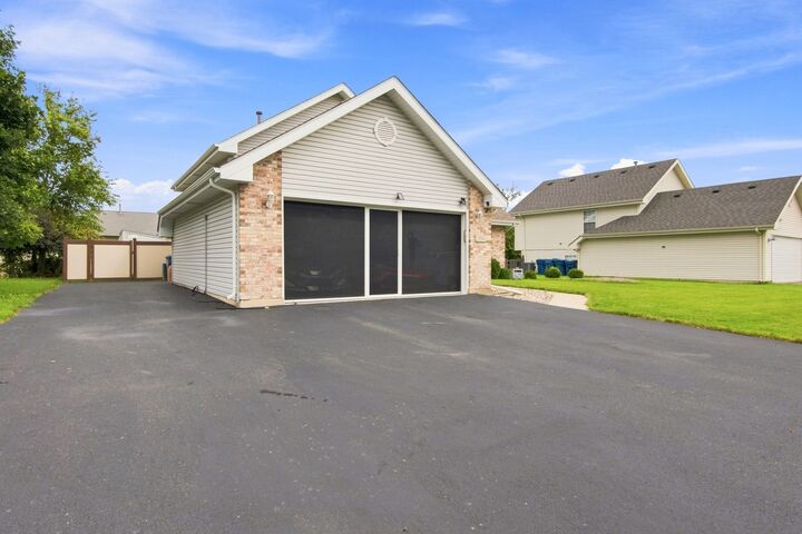 Property Photo: 5734 W Roosevelt Street IL 60449