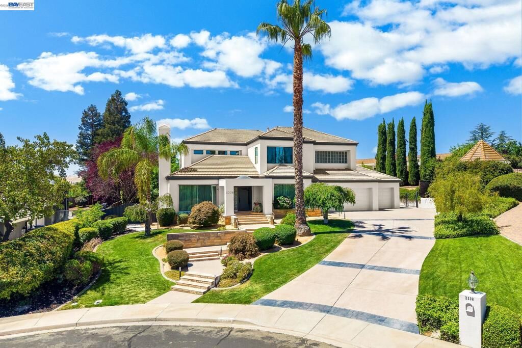 Property Photo:  2338 Victoria Ct  CA 94550 