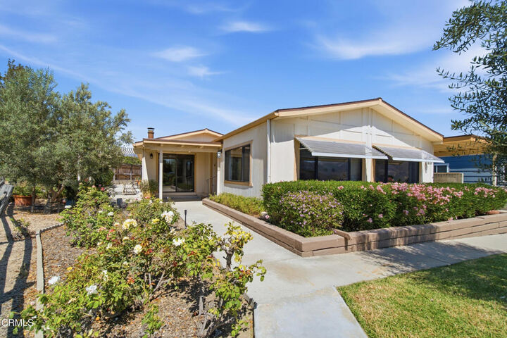 Property Photo:  975 W Telegraph Road 26  CA 93060 