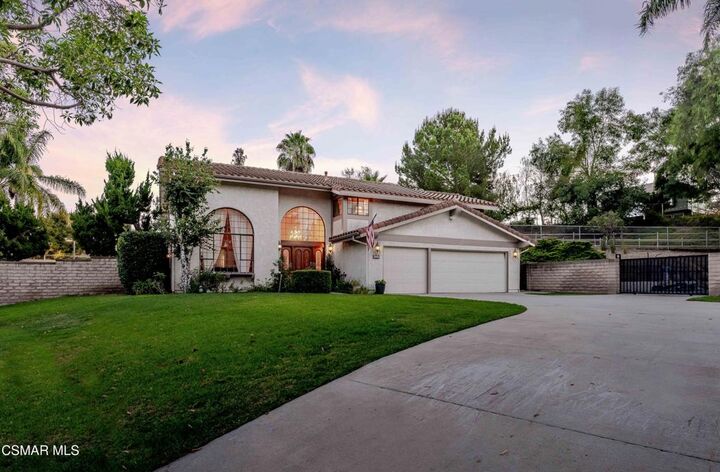 Property Photo:  652 Stonebrook Street  CA 93065 