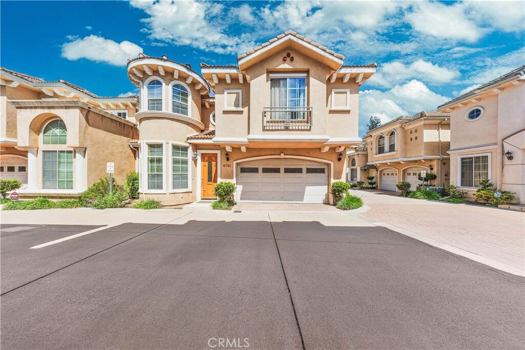 Property Photo:  454 W Duarte D  CA 91007 