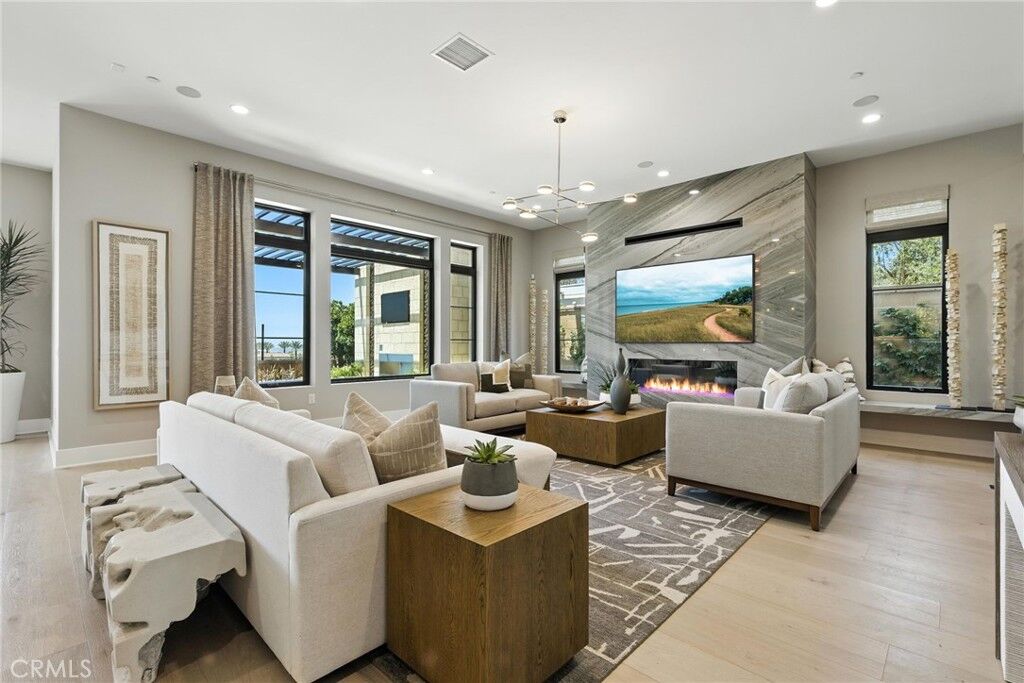Property Photo:  441 Narcissus  CA 92602 