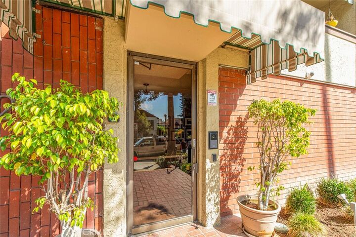 Property Photo:  125 W Mountain Street 102  CA 91202 