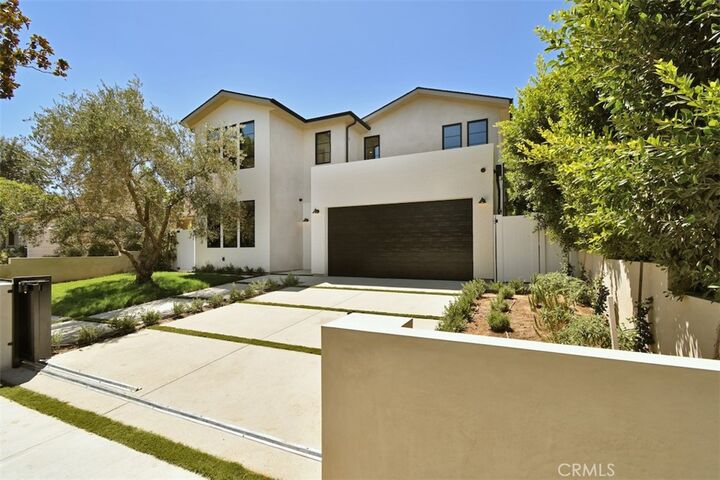 Property Photo:  4433 Kraft  CA 91602 
