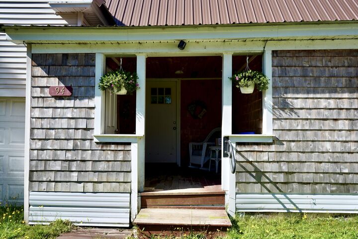 Property Photo:  94 Main Street  ME 04929 