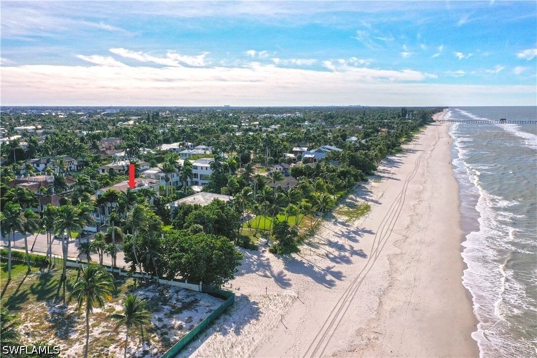 Property Photo:  40 5th Avenue S  FL 34102 