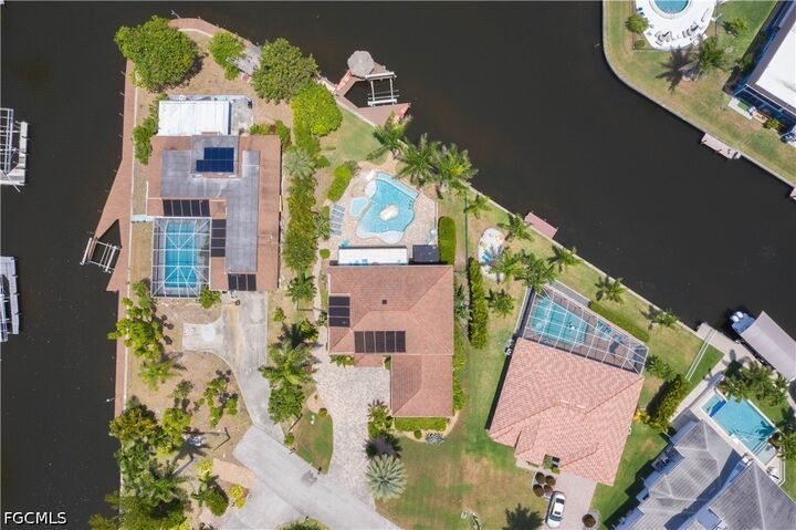 Property Photo: 5105 Rutland Court FL 33904