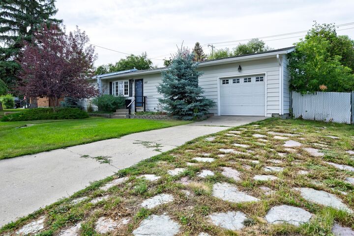 Property Photo:  1517 Peosta Avenue  MT 59601 