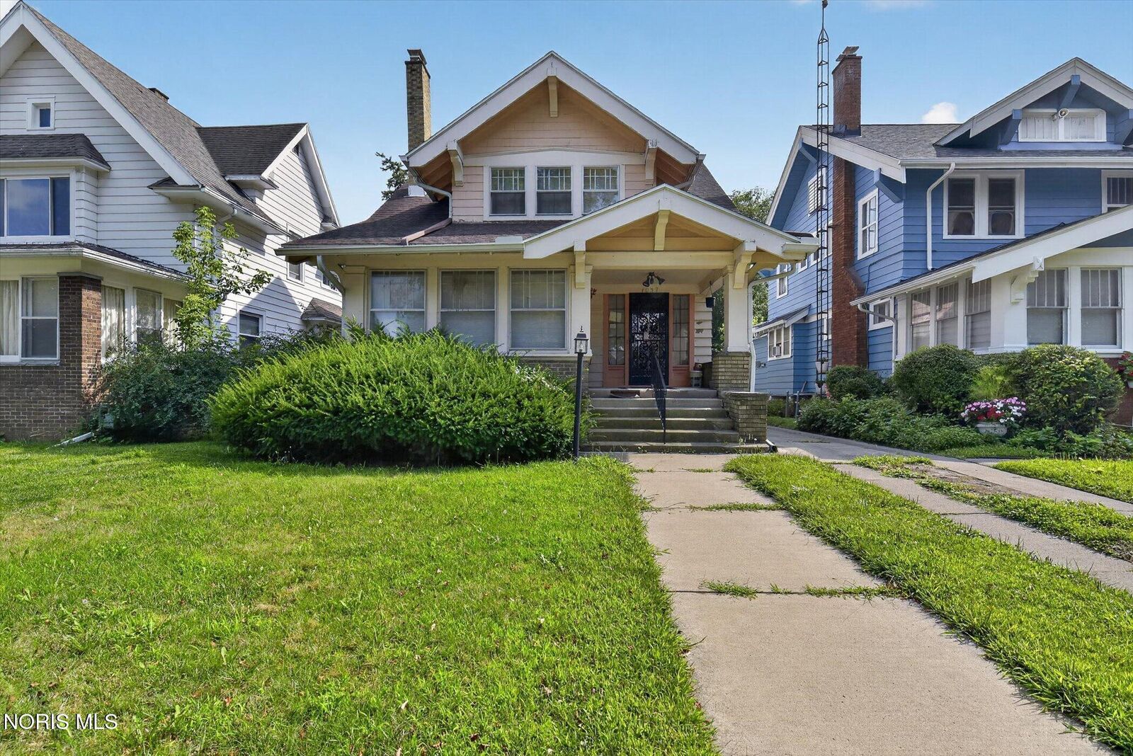 Property Photo:  1037 Prospect Avenue  OH 43606 
