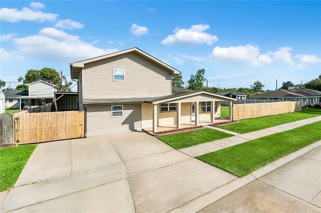 Property Photo:  2212 Kenneth Drive  LA 70092 