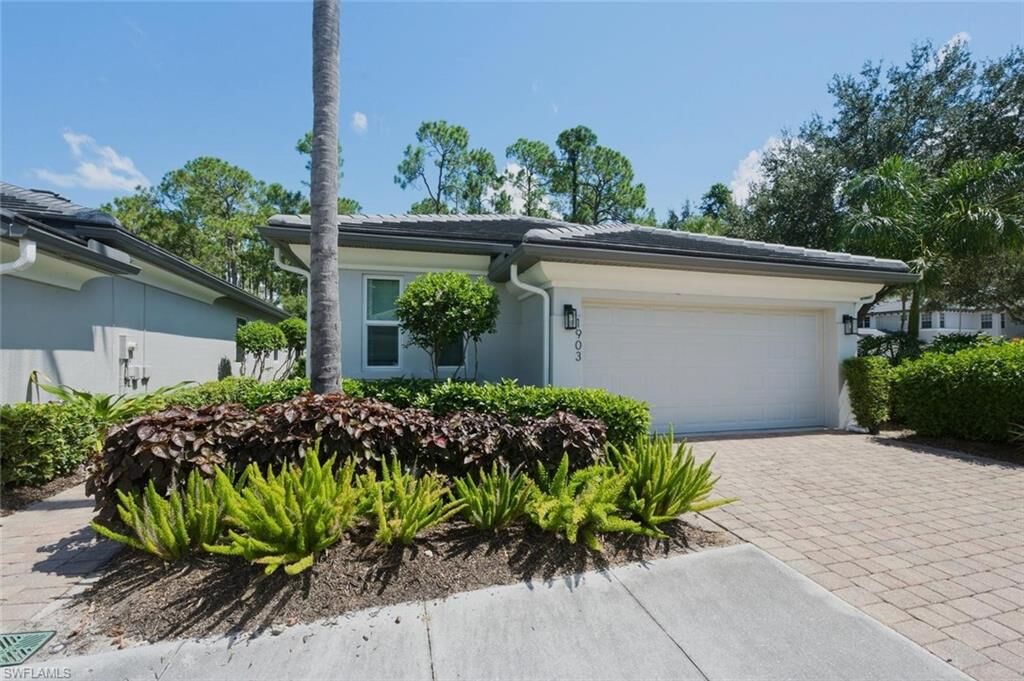 Property Photo: 1903 Tarpon Bay Dr N 134 FL 34119