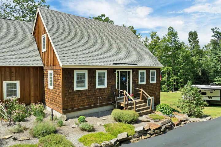 Property Photo:  16 Valley View Road  NH 03241 
