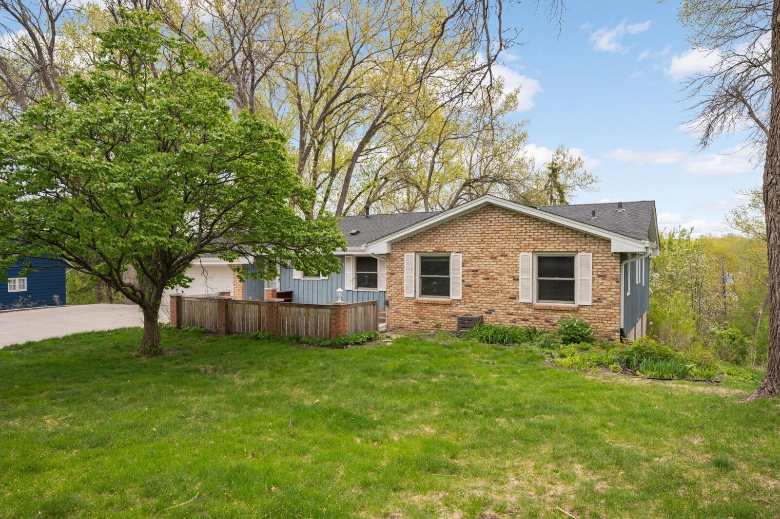 Property Photo:  4030 Wasatch Lane  MN 55422 