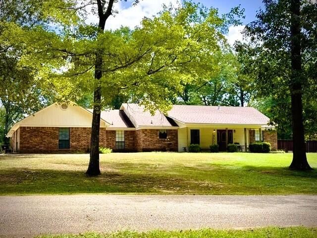 Property Photo:  103 Dogwood Drive  LA 71075 