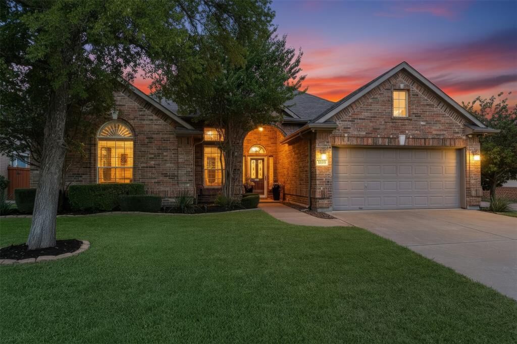 Property Photo: 5713 Kelly Court TX 76137