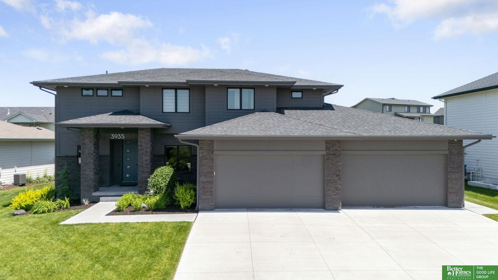 Property Photo:  3935 S 208 Street  NE 68022 
