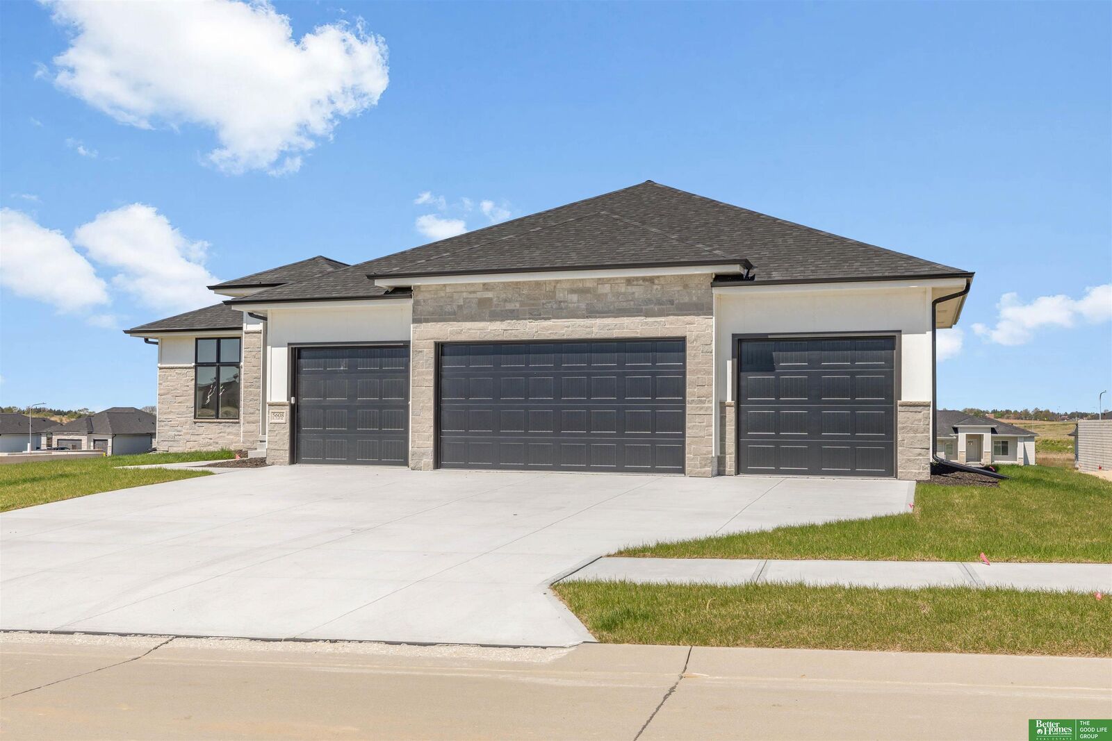 Property Photo:  5608 N 213th Street  NE 68022 