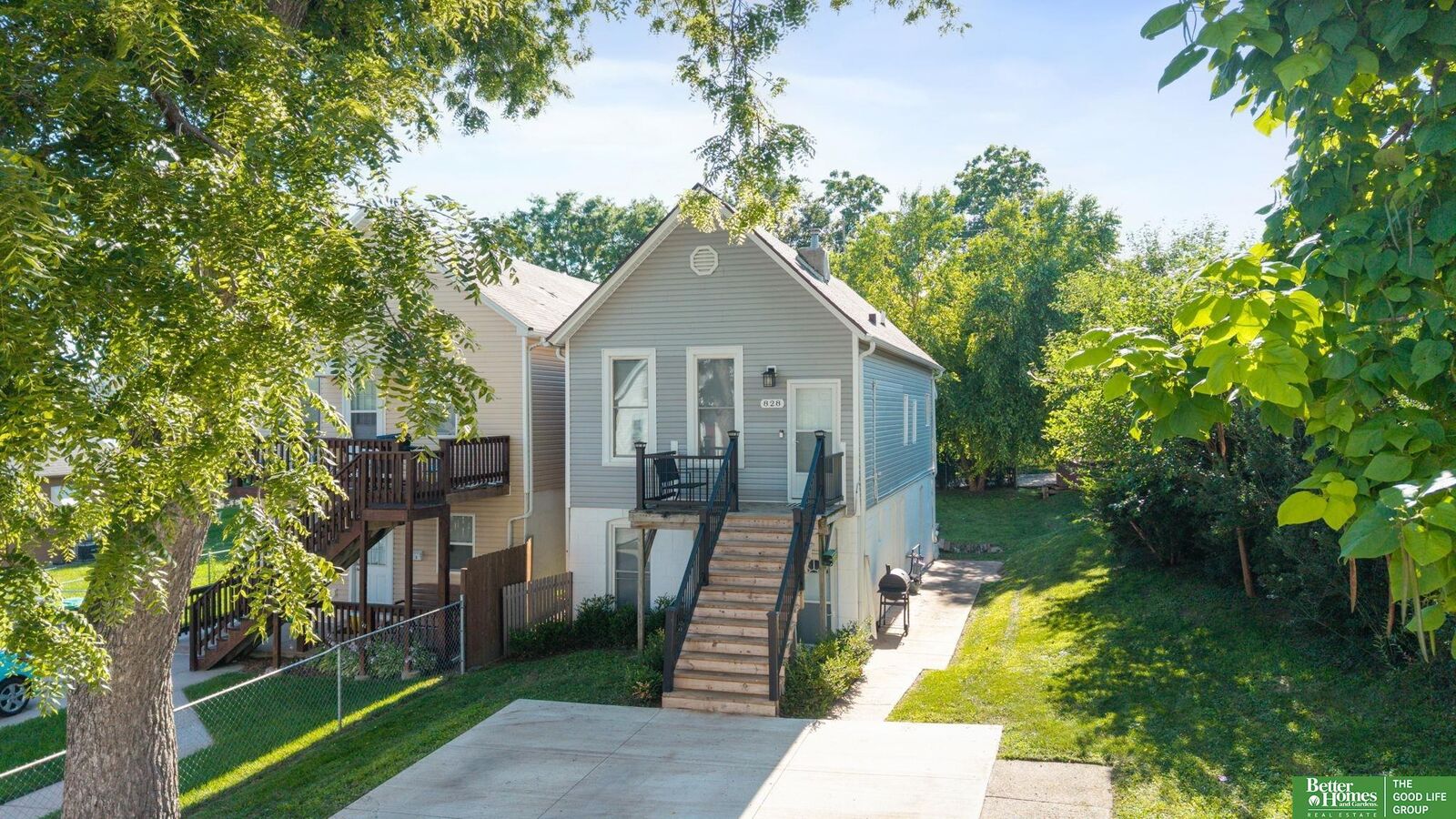 Property Photo:  828 S 21st Street  NE 68108 