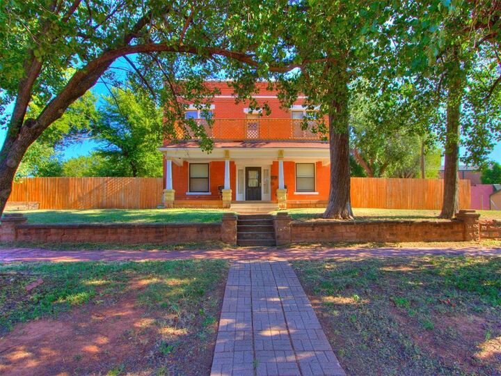 Property Photo:  316 W Vilas Avenue  OK 73044 