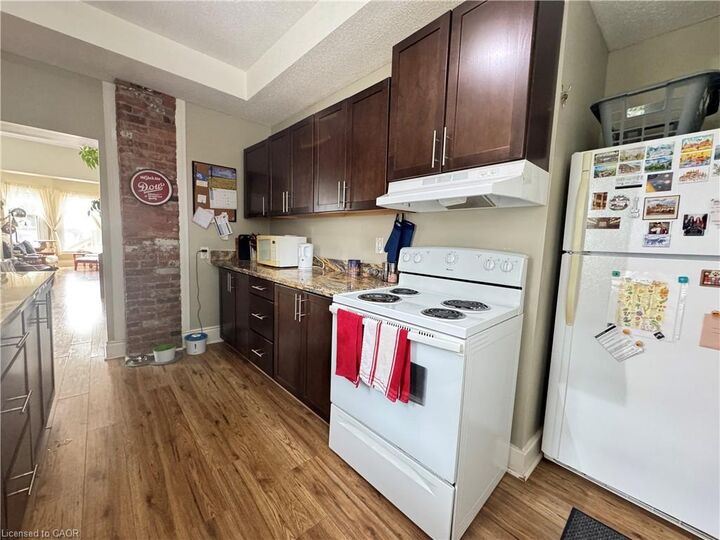 Property Photo:  88 Queen Street S 1  ON L8P 3R8 