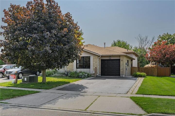 37 Sandalwood Drive — photo 1