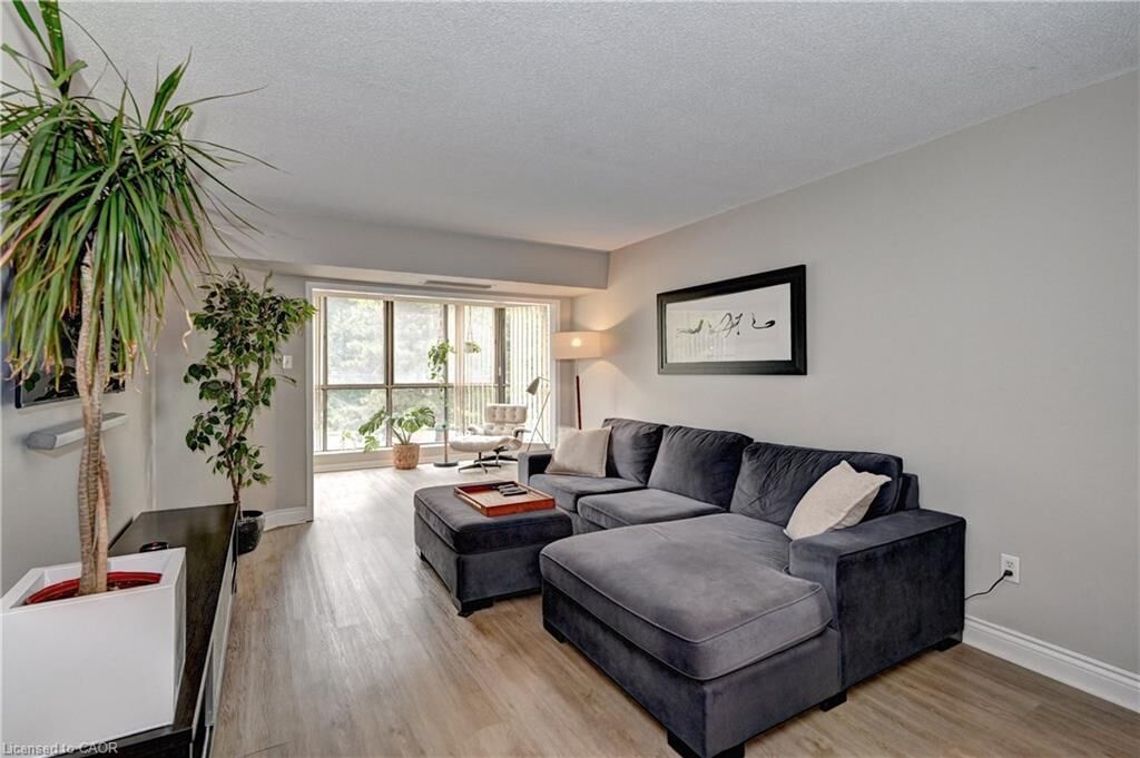 Property Photo:  265 Westcourt Place 210  ON N2L 6E4 