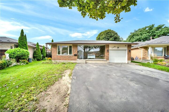Property Photo:  115 Countryside Crescent  ON N2E 2S8 