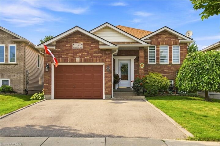 32 Brewster Way — photo 1