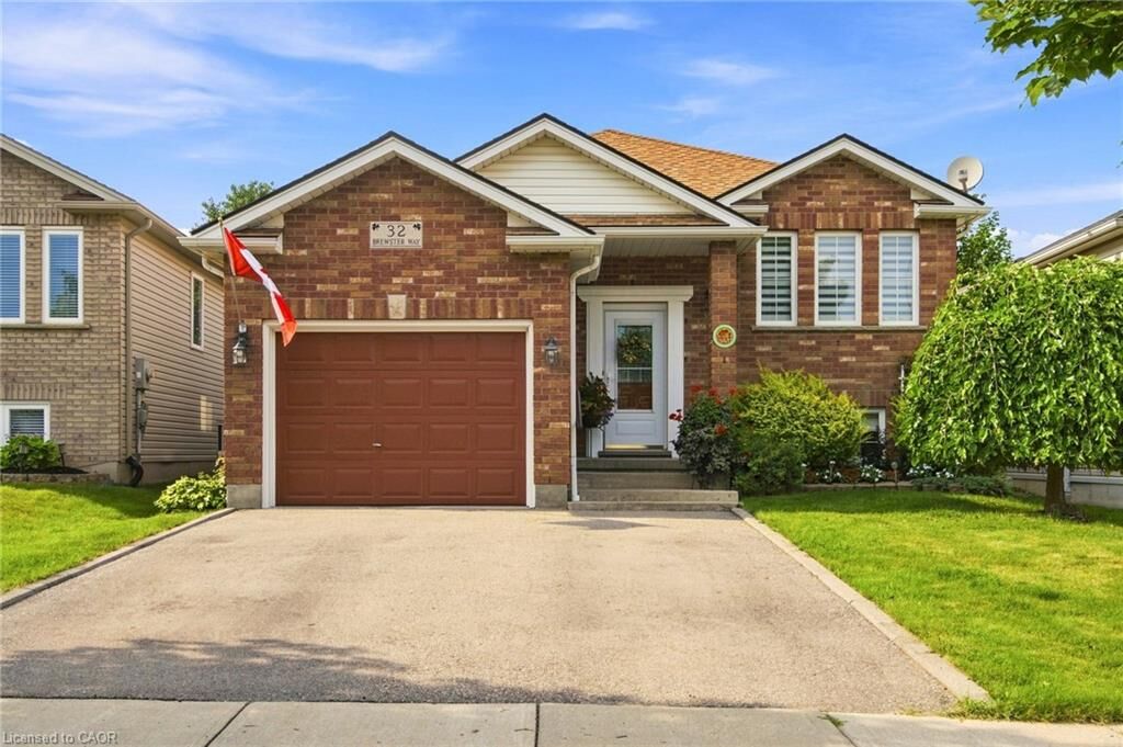 Property Photo: 32 Brewster Way ON N3T 6N4