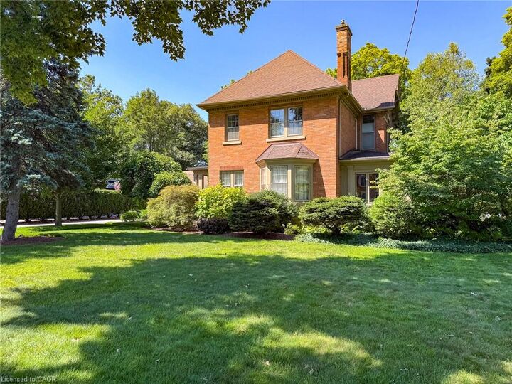 138 St. James Street S — photo 1