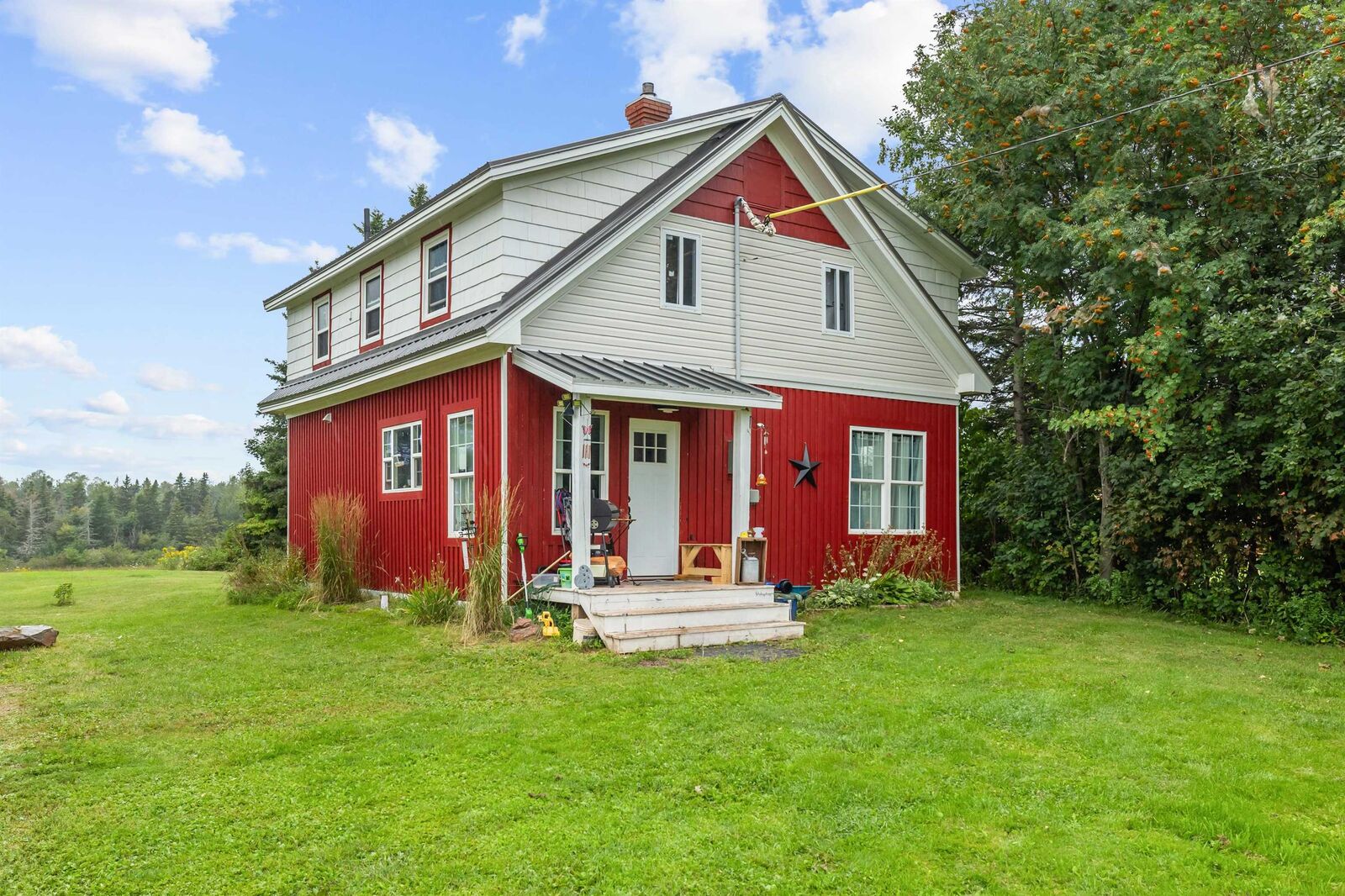 Property Photo: 38365 Western Road PE C0B 1E0