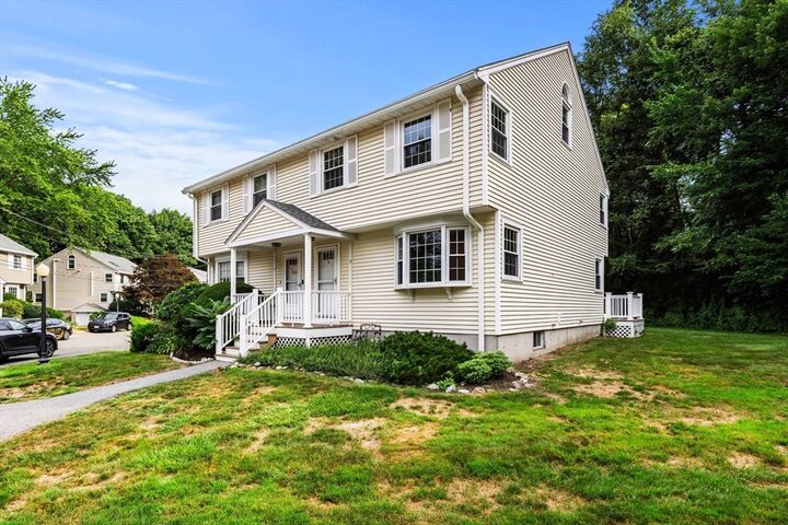 Property Photo:  9 Franzone Dr 9  MA 01835 