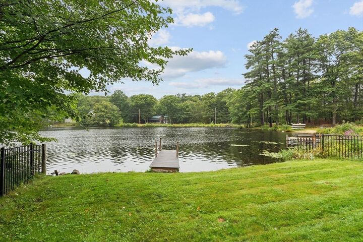 Property Photo:  9 Lake Dr E  MA 01473 