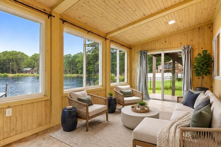 Property Photo:  9 Lake Dr E  MA 01473 