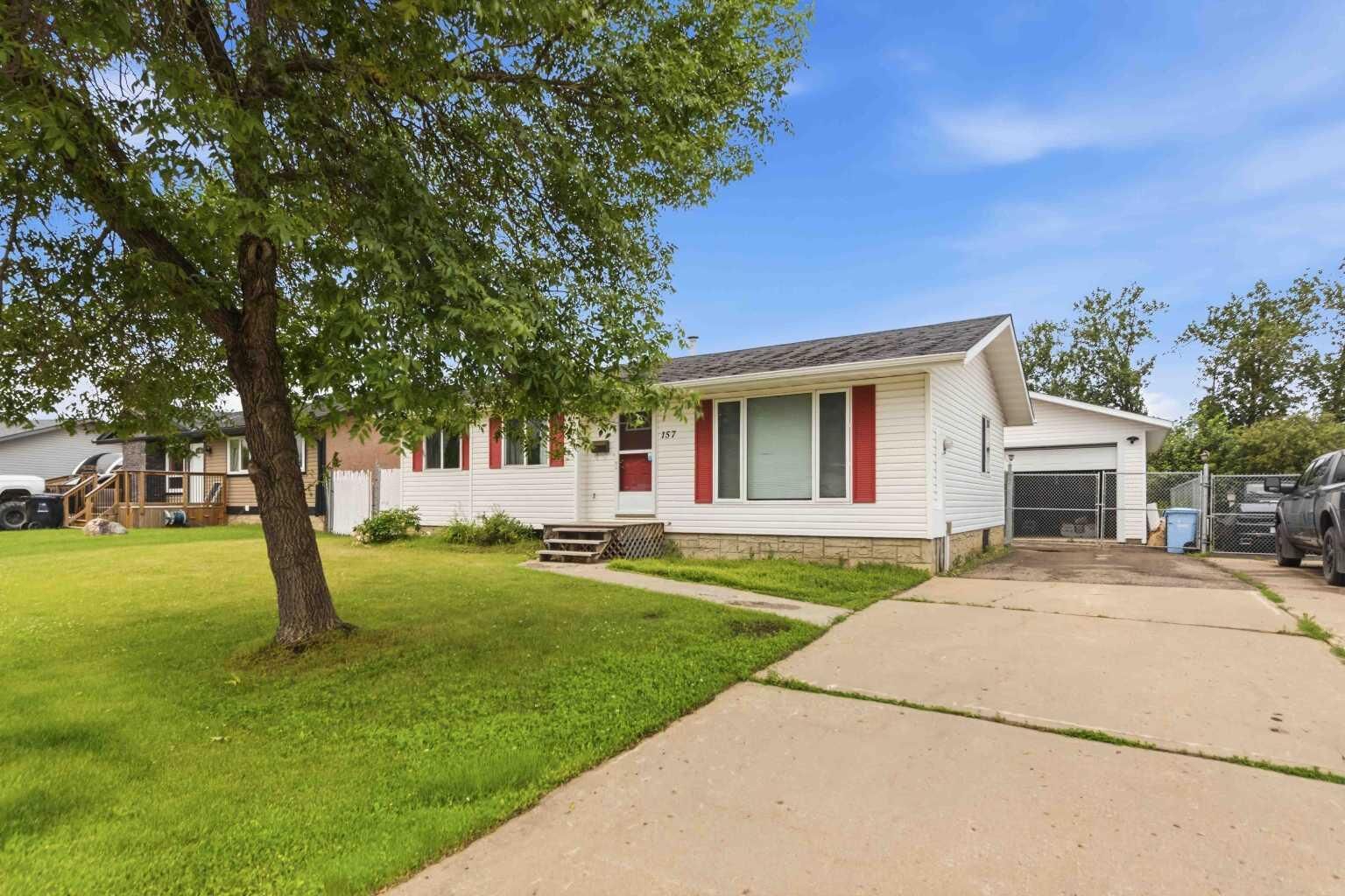 Property Photo: 157 Rogers Crescent AB T9H 2W7