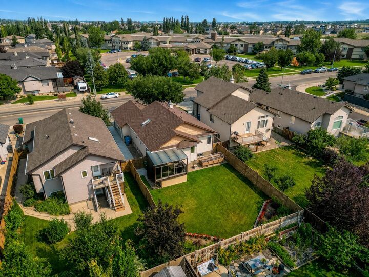 Photo de la propriété:  236 Southgate Boulevard S  AB T1K 5C3 