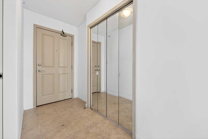 Property Photo:  650 10 Street SW 1301  AB T2P 5G4 
