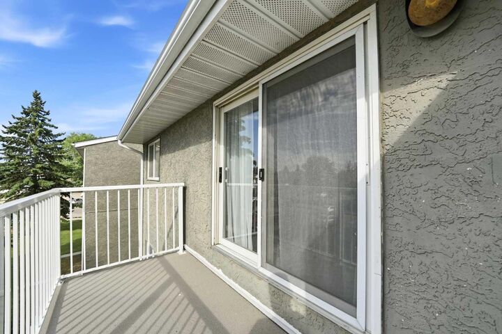 Property Photo:  19 Bennett Street 305  AB T4R 1V3 
